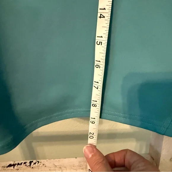 Gymshark Teal Active Crop Top with Yellow Logo Size S Women - Picture 4 of 8